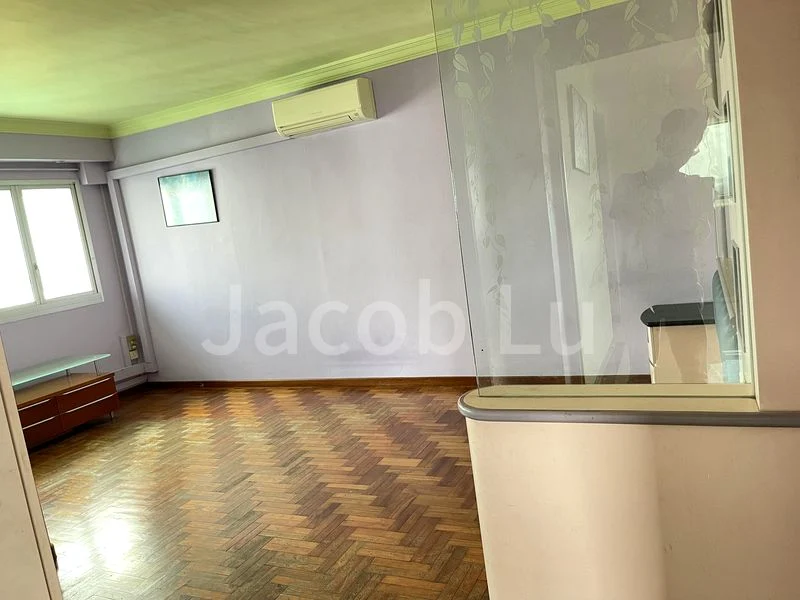 Executive HDB for Sale in  160 Yung Ping Road - Image 5