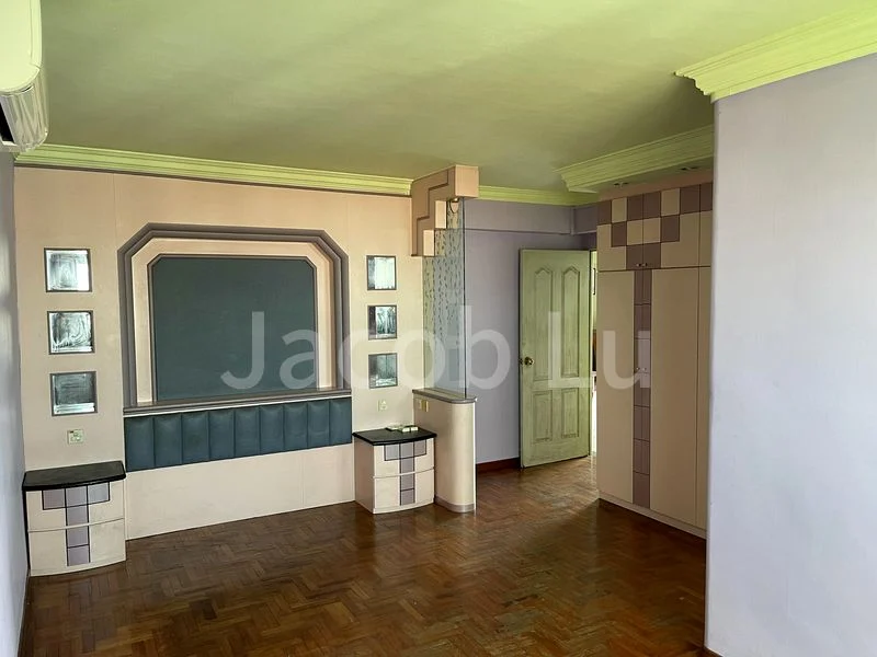 Executive HDB for Sale in  160 Yung Ping Road - Image 6