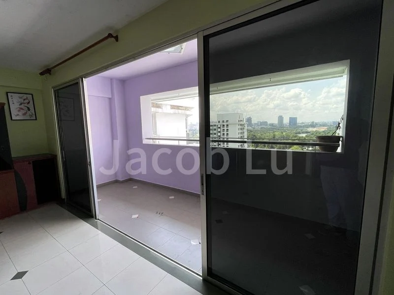 Executive HDB for Sale in  160 Yung Ping Road - Image 11