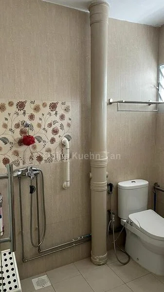 Room (HDB) for Rent in 414 Commonwealth Avenue West - Image 3