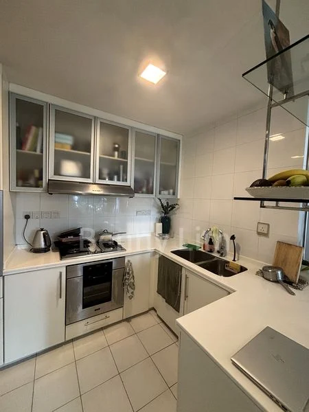 2+1 Bed Apartment (Condo) for Rent in  Watermark Robertson Quay - Image 2