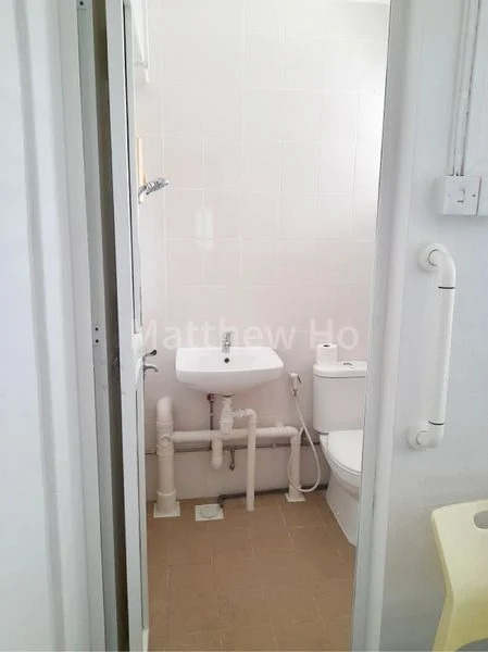 Master Room (HDB) for Rent in  468 Ang Mo Kio Avenue 10 - Image 1