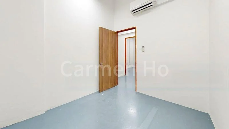 Light Industrial (B1) for Sale: Midview City - Image 2