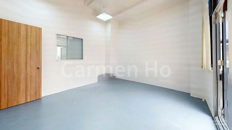 Light Industrial (B1) for Sale: Midview City - Image 12