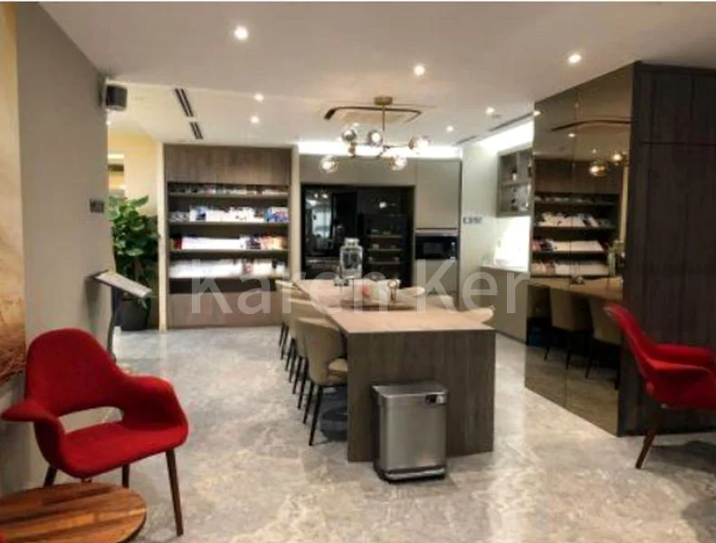 Office for Sale: International Plaza - Image 2