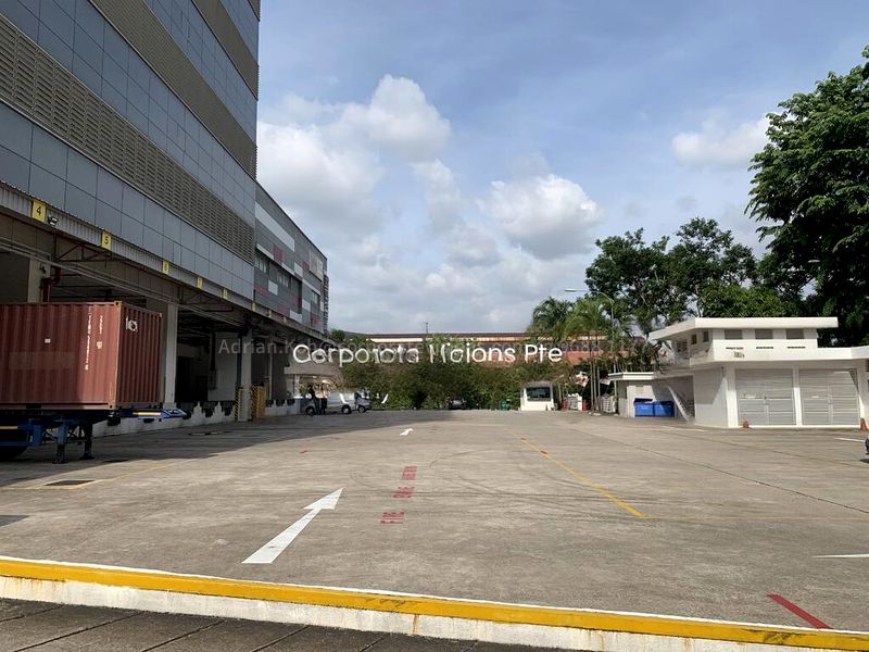 Light Industrial (B1) for Rent: RARE GROUND FLOOR SPACE with Full Glass Frontage, Direct Road Access, and Loading Bays. Near MRT. - Image 10