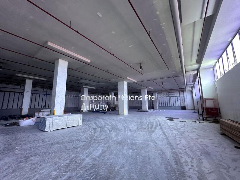 Light Industrial (B1) for Rent: RARE GROUND FLOOR SPACE with Full Glass Frontage, Direct Road Access, and Loading Bays. Near MRT. - Image 6