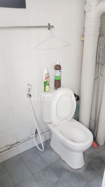 Common Room (HDB) for Rent in  201 Serangoon Central - Image 4