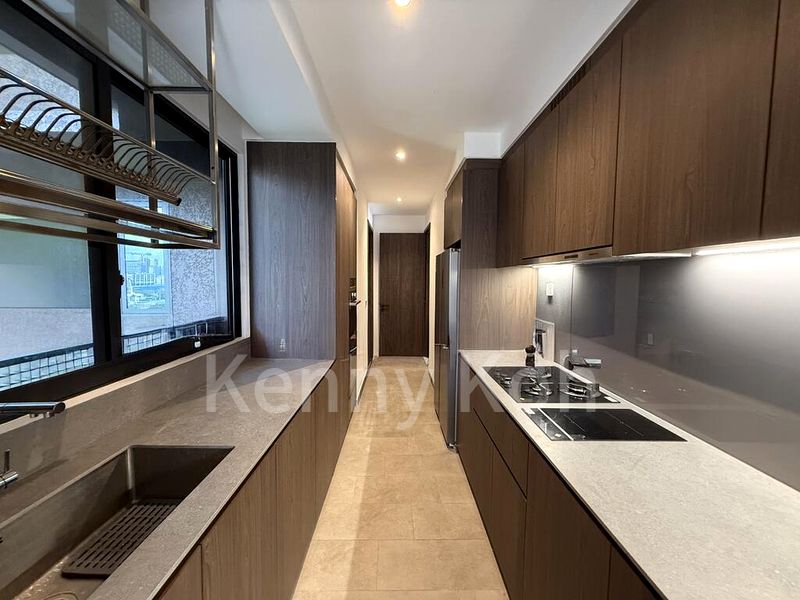 4 Bed Condo for Rent in  Midtown Modern - Image 8