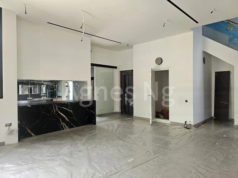 6 Bed Semi-Detached House (Landed) for Sale in  Jalan Senang - Image 9