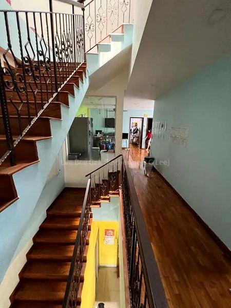 6 Bed Semi-Detached House (Landed) for Sale in  Fern View - Image 1