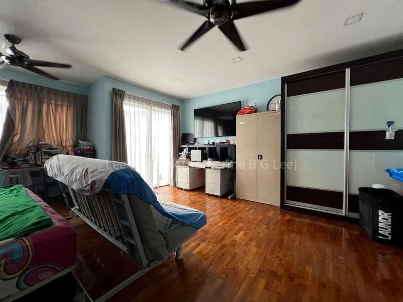 6 Bed Semi-Detached House (Landed) for Sale in  Fern View - Image 2