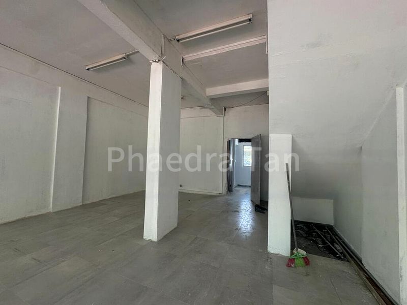 Shop / Shophouse for Rent: 352 Clementi Avenue 2 - Image 5