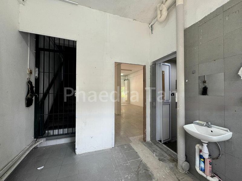 Shop / Shophouse for Rent: 352 Clementi Avenue 2 - Image 10
