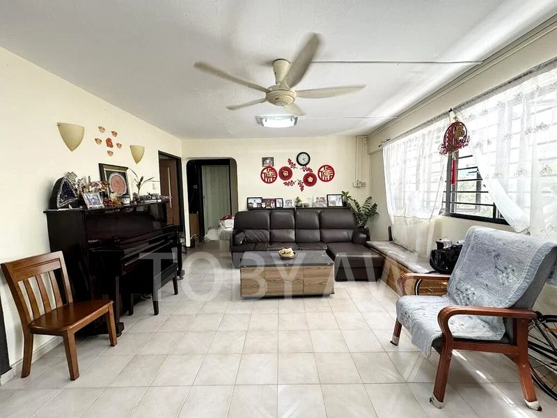 4 Room (4NG) HDB for Sale in  242 Bukit Batok East Avenue 5 - Image 1