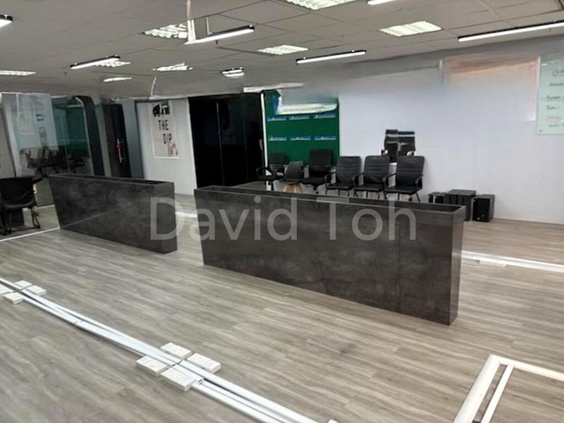 Office for Rent: Bright, Fitted Office at Raffles Place - Image 1