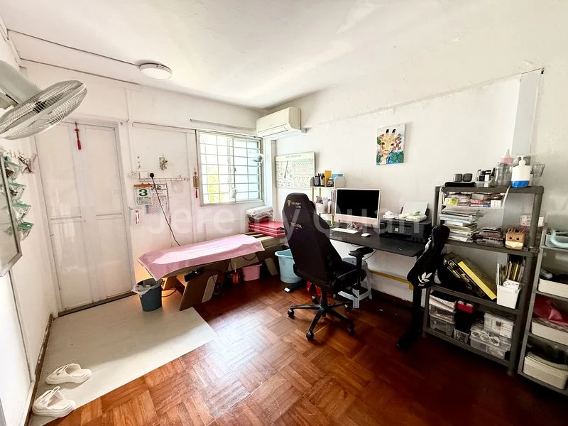 4 Room (4NG) HDB for Sale in  120 Bedok Reservoir Road - Image 2