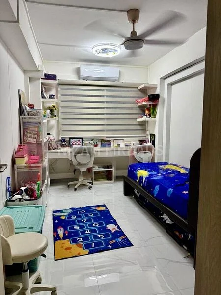 Common Room (HDB) for Rent in  562 Pasir Ris Street 51 - Image 2