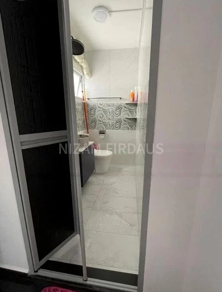 Common Room (HDB) for Rent in  562 Pasir Ris Street 51 - Image 5