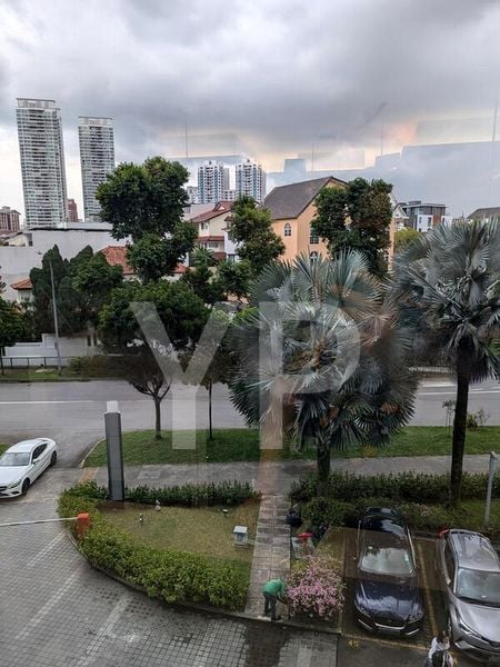 Light Industrial (B1) for Rent: One Pemimpin - Image 8