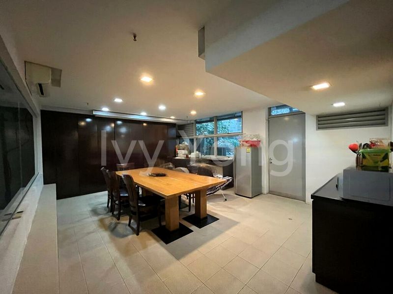 Light Industrial (B1) for Sale: Frontier - Image 1