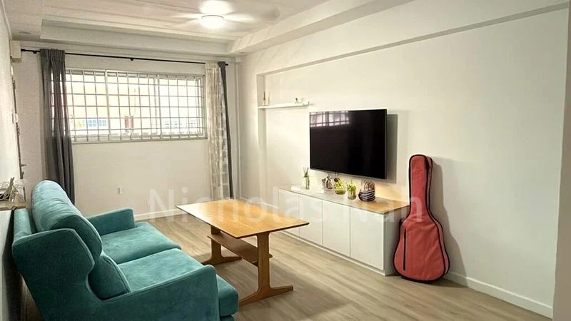 3 Room (3A) HDB for Sale in 402 Yishun Ring Road - Image 1