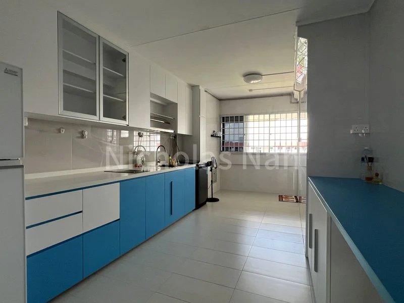 3 Room (3A) HDB for Sale in 402 Yishun Ring Road - Image 2