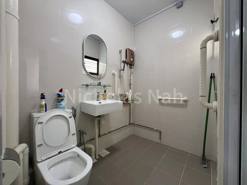 3 Room (3A) HDB for Sale in 402 Yishun Ring Road - Image 7