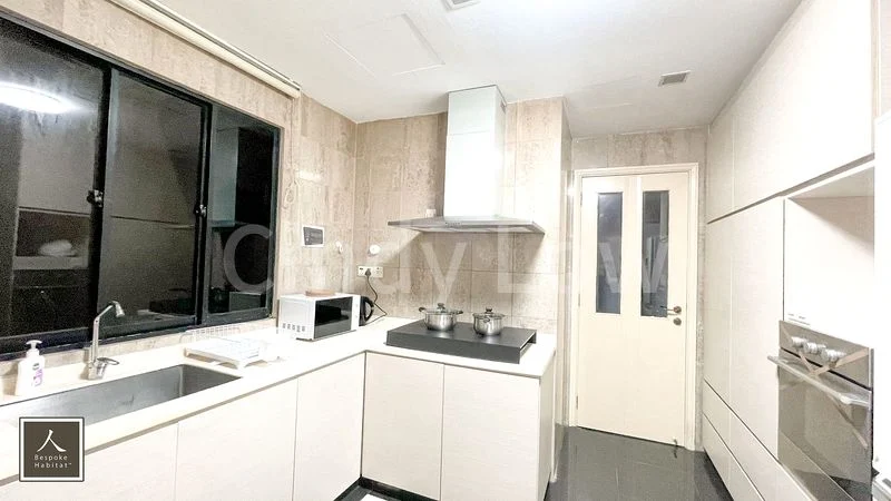 6 Bed Condo for Rent in  The Sterling - Image 7