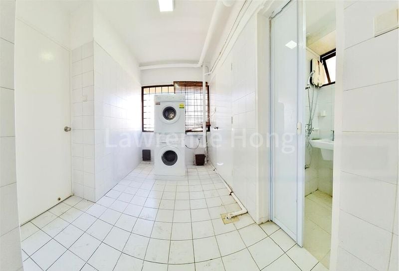 4 Bed Condo for Rent in  Parkway View - Image 2