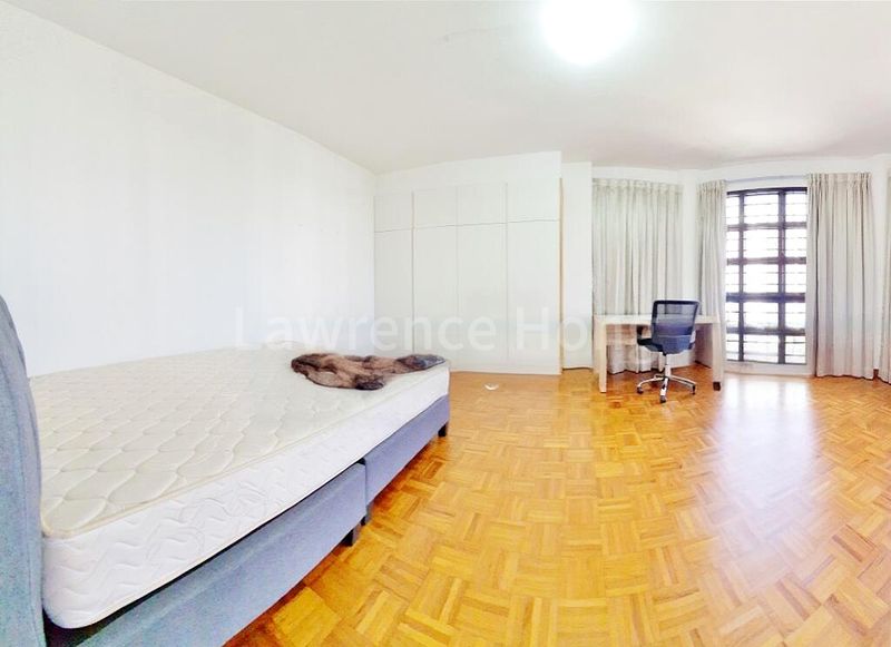 4 Bed Condo for Rent in  Parkway View - Image 5