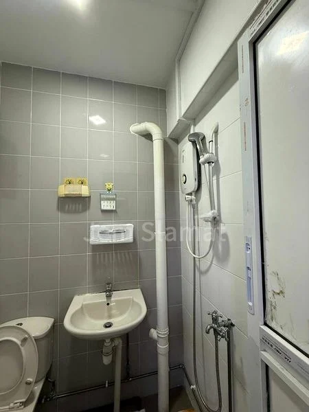 3 Room (3NG) HDB for Rent in  803 Tampines Avenue 4 - Image 1