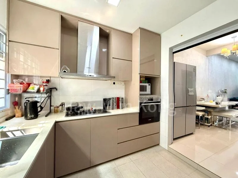 3 Bed Terraced House (Landed) for Sale in  Thomson Garden Estate - Image 3