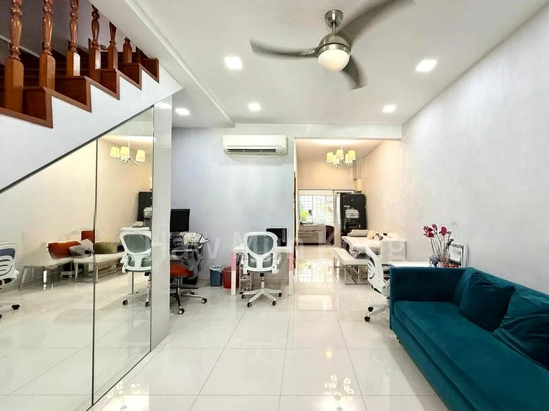 3 Bed Terraced House (Landed) for Sale in  Thomson Garden Estate - Image 5