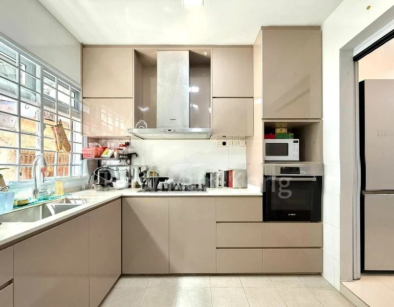 3 Bed Terraced House (Landed) for Sale in  Thomson Garden Estate - Image 4