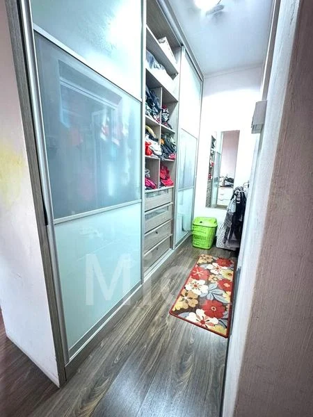 Executive HDB for Sale in  290B Bukit Batok Street 24 - Image 9