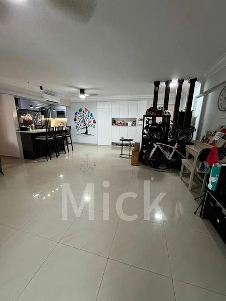 Executive HDB for Sale in  290B Bukit Batok Street 24 - Image 11