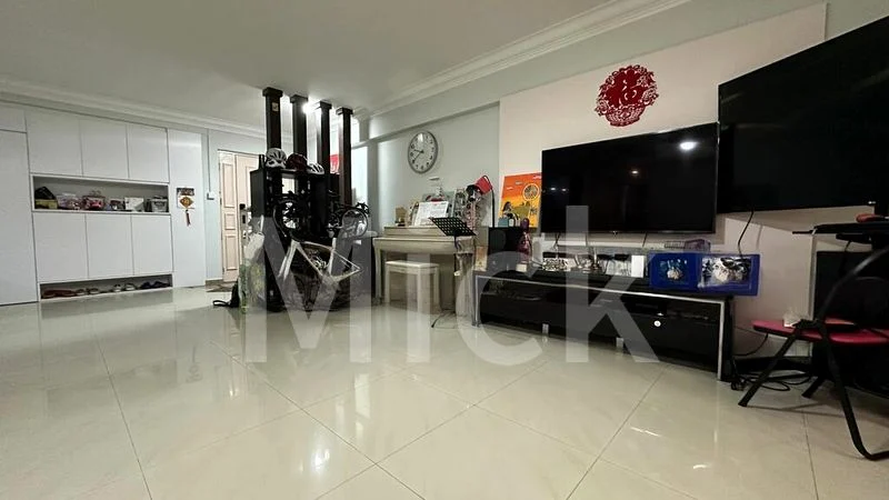Executive HDB for Sale in  290B Bukit Batok Street 24 - Image 3