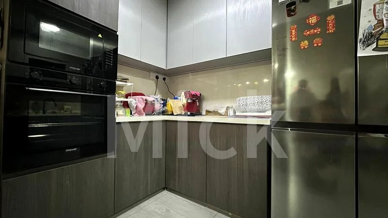 Executive HDB for Sale in  290B Bukit Batok Street 24 - Image 1