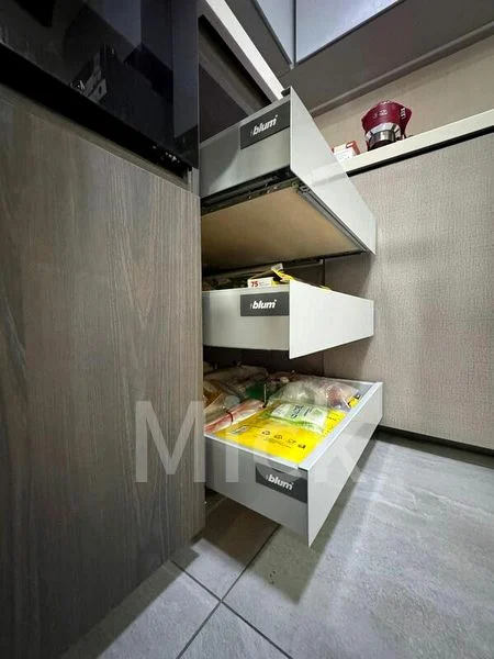 Executive HDB for Sale in  290B Bukit Batok Street 24 - Image 10