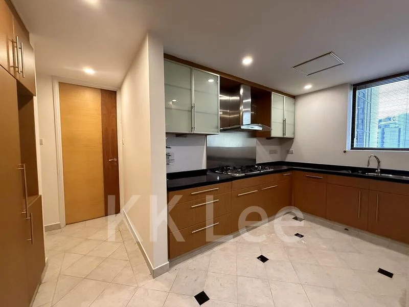 3 Bed Condo for Rent in  The Claymore - Image 5
