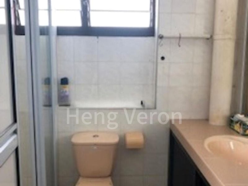 5 Room (5A) HDB for Rent in  580 Hougang Avenue 4 - Image 5