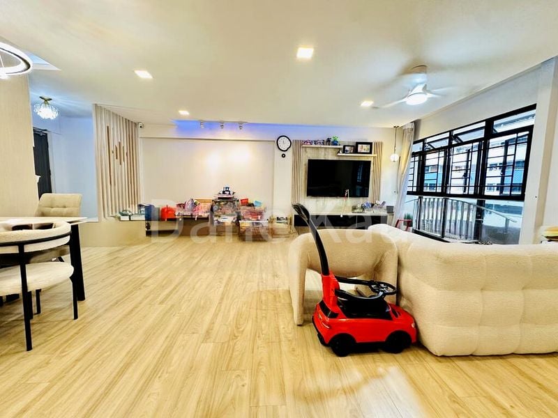 5 Room (5I) HDB for Sale in 290A Compassvale Crescent - Image 3