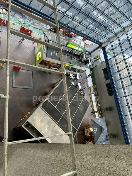 Other Retail for Rent: Parkway Centre - Image 4