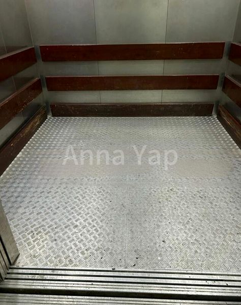 Light Industrial (B1) for Rent: Macpherson Industrial Complex - Image 2