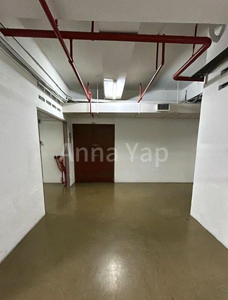 Light Industrial (B1) for Rent: Macpherson Industrial Complex - Image 3