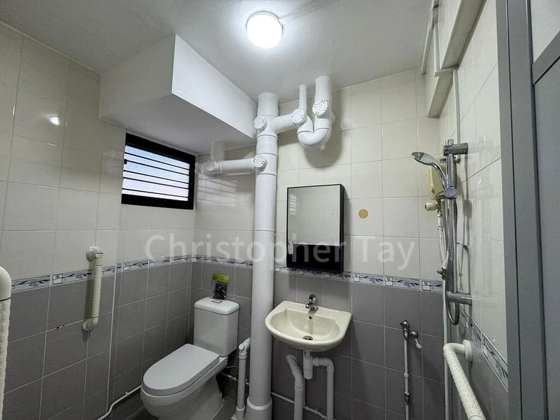 5 Room (5A) HDB for Rent in  551 Ang Mo Kio Avenue 10 - Image 2