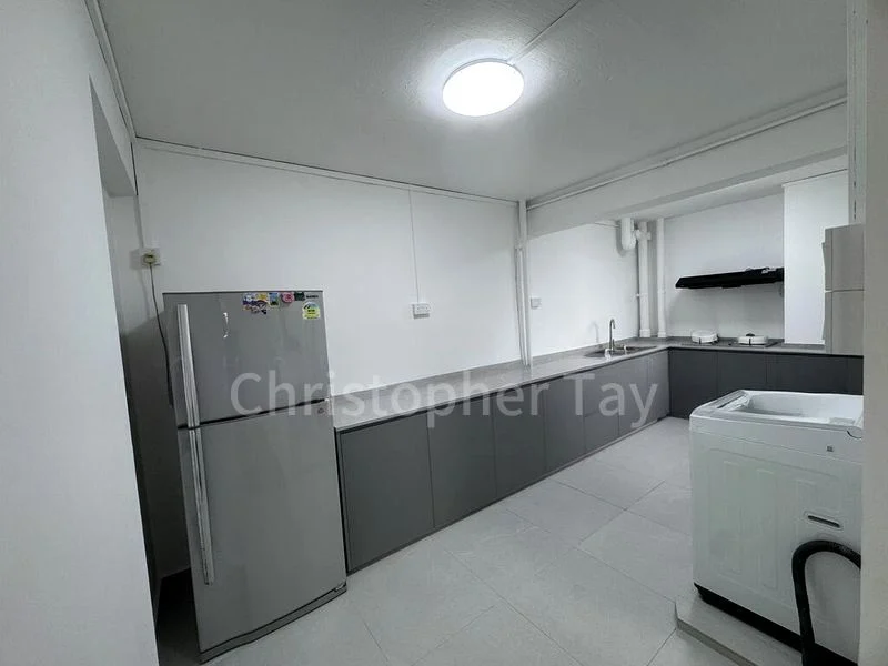 5 Room (5A) HDB for Rent in  551 Ang Mo Kio Avenue 10 - Image 4