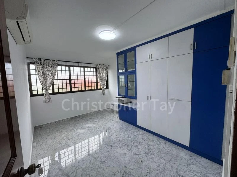 5 Room (5A) HDB for Rent in  551 Ang Mo Kio Avenue 10 - Image 5