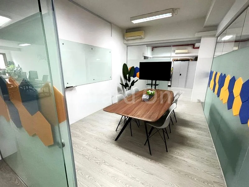 Shop / Shophouse for Rent: Circular Road - Image 2